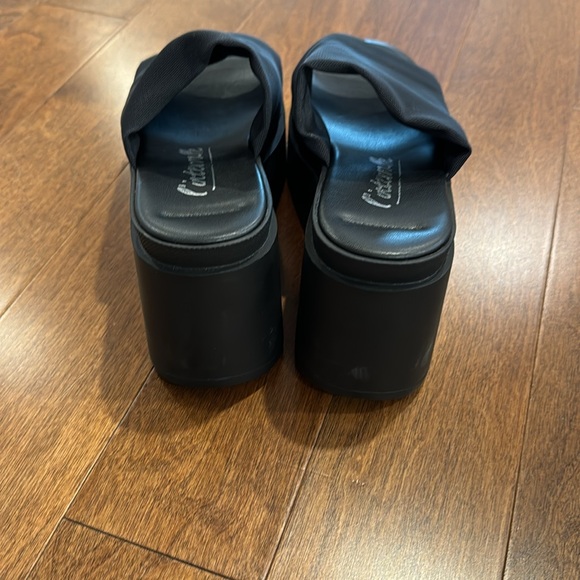 L’intervalle sandales - Picture 3 of 5